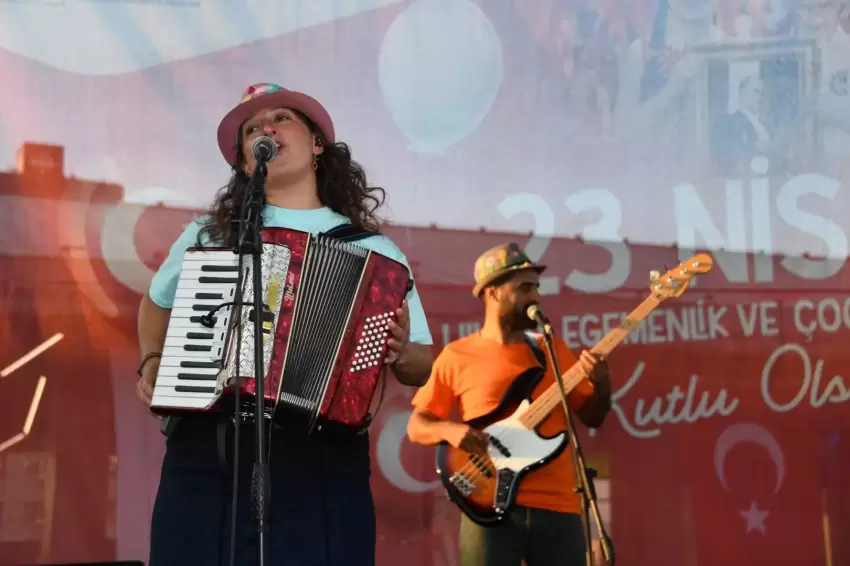 Bursa Osmangazi'de Çocuk Bayramı karnaval havasında kutlandı