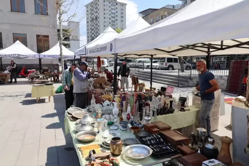 Kayseri Melikgazi AntikaPazarı koleksiyonerleri buluşturdu