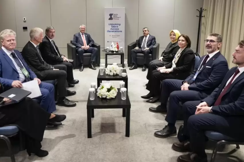 Bakan Tekin OECD Zirvesi'nde