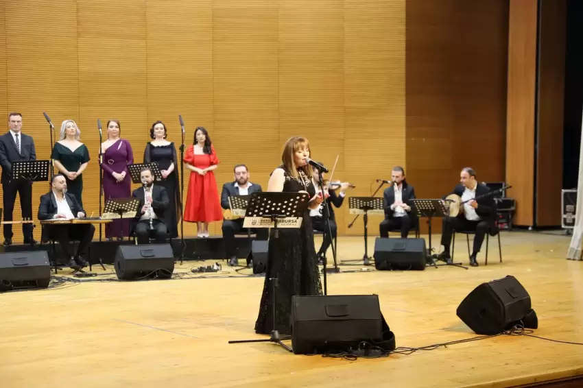 Bursada sanatseverlere şarkı ve türkülerle müzik ziyafeti