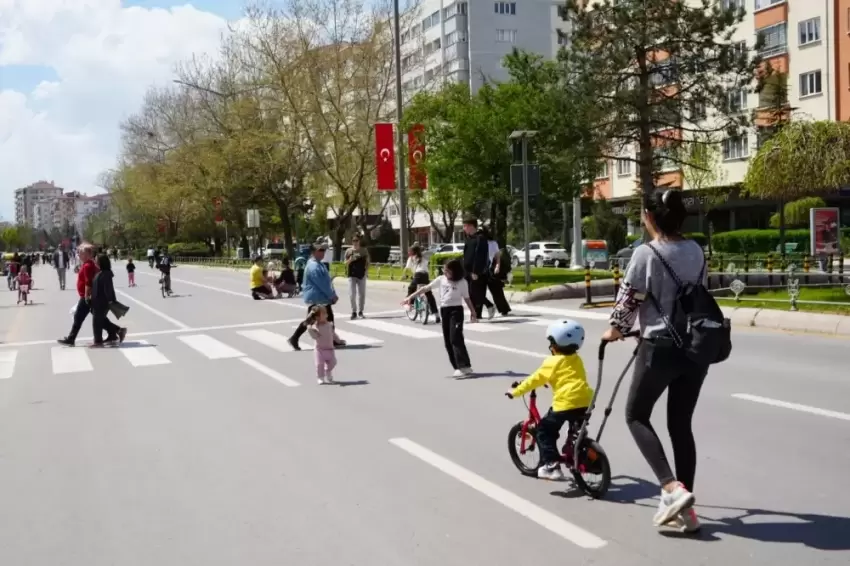 Eskişehirde sokaklar müziğe açıldı