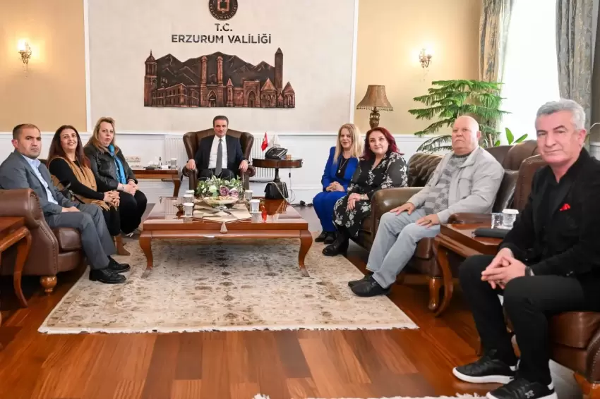 Erzurum Yeni Medya Derneğinden Vali Baruşa ziyaret