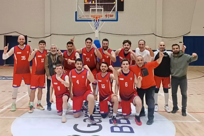 Ağrı'nın ilk basketbol takımı playoff'a lider yükseldi