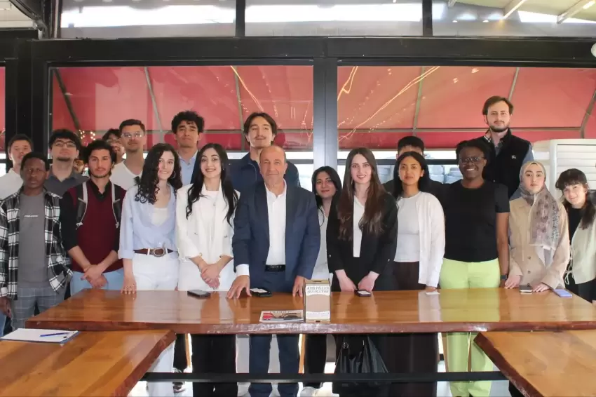 Bursalı marketçilerden üniversiteli gençlere destek