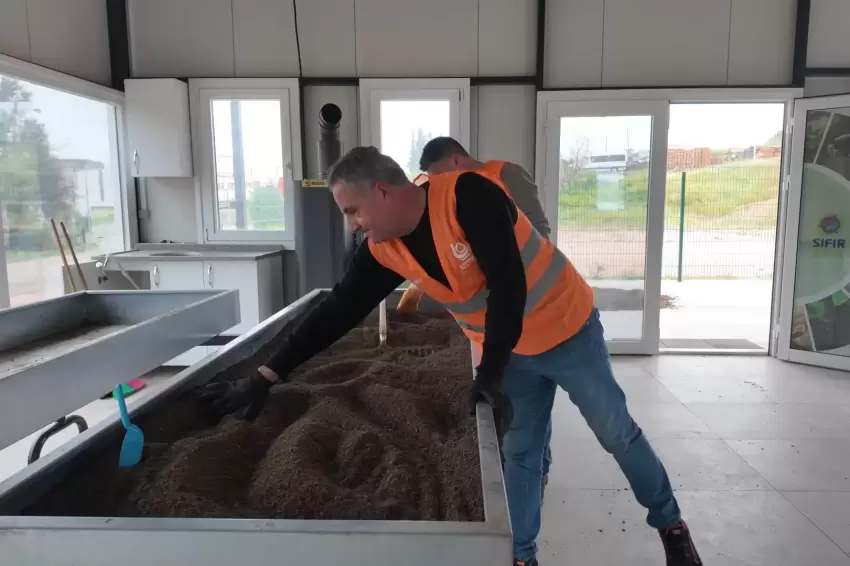 Çayırovada kompost üretim tesisi toprağa can oluyor