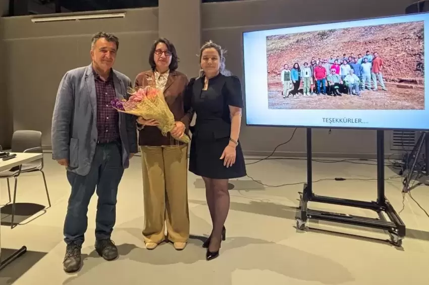 Bursa Nilüfer'de Gölyazı kazıları Pancar Deposu'nda anlatıldı