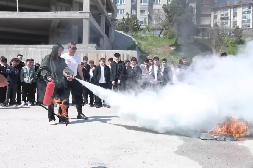 Ankara Keçiörende gençlere afet bilinci