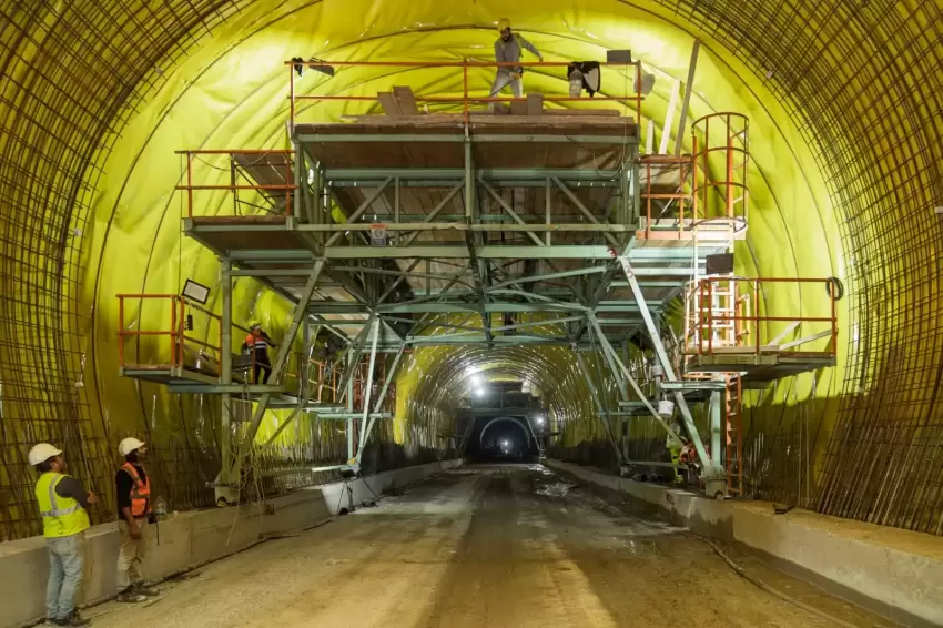 İzmirde Onat Tünelinde çalışmalar tam gaz