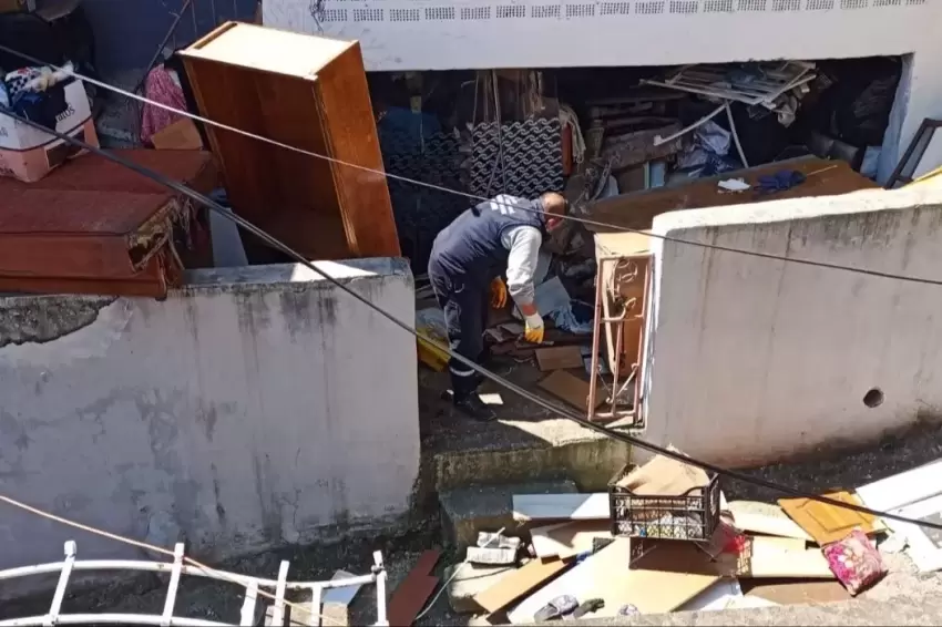 İzmitte belediyeden çöp eve müdahale