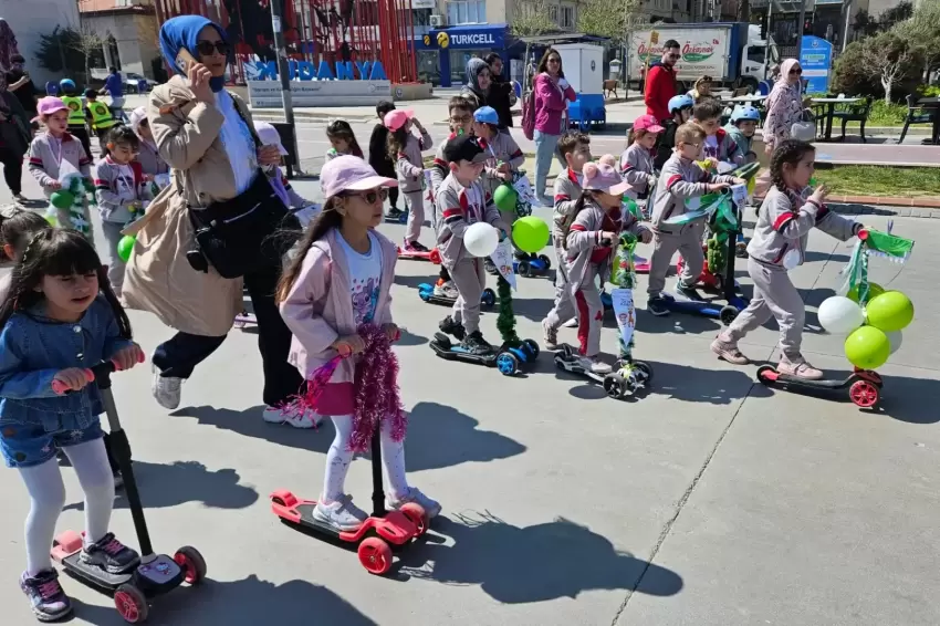 Bursa Mudanyada miniklere scooter şenliği
