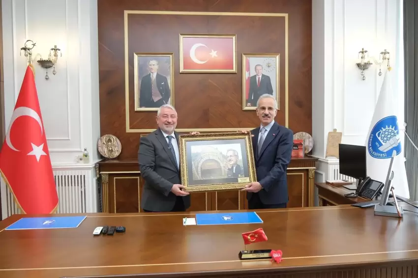 Bakan Uraloğlu Çorum Belediyesi'ni ziyaret etti