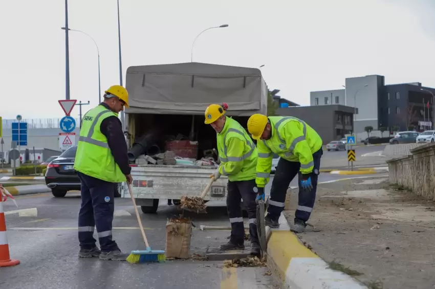 Sakaryada etkili yağış öncesi SASKİden yoğun mesai