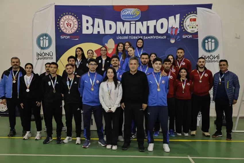 ÜNİLİG Badmintonda Şampiyon BEUN