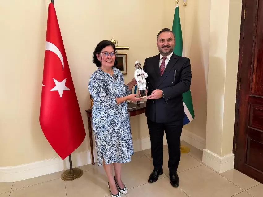 Nejdet Tıskaoğlundan Güney Afrika Büyükelçiliğine Ziyaret