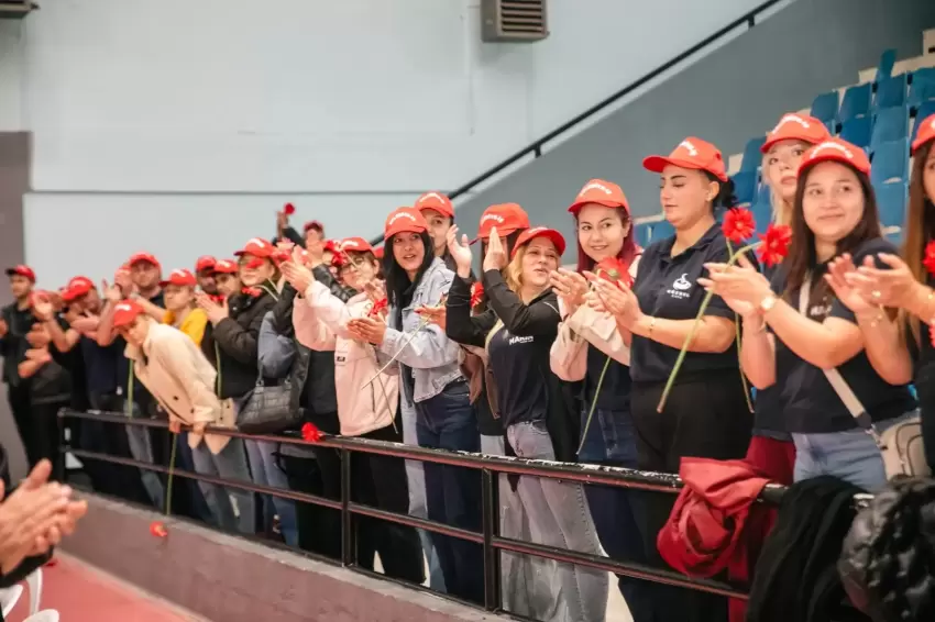 İzmir Güzelbahçede işçilere çifte bayram