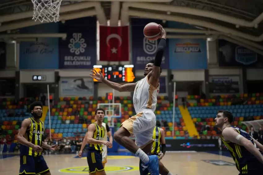 Konya Büyükşehir Play-Offa galibiyetle başladı