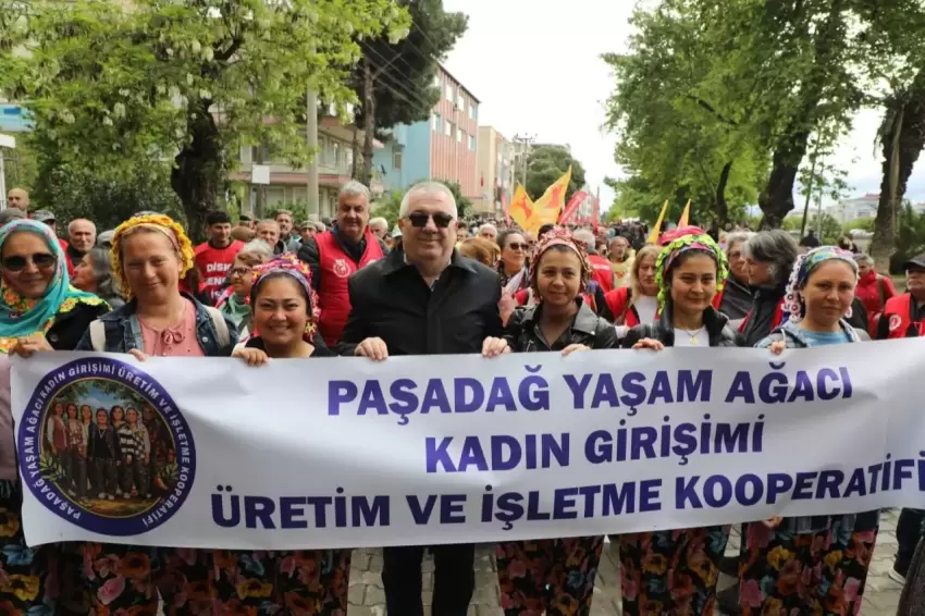 Balıkesir Edremitte 1 Mayıs coşkuyla kutlandı