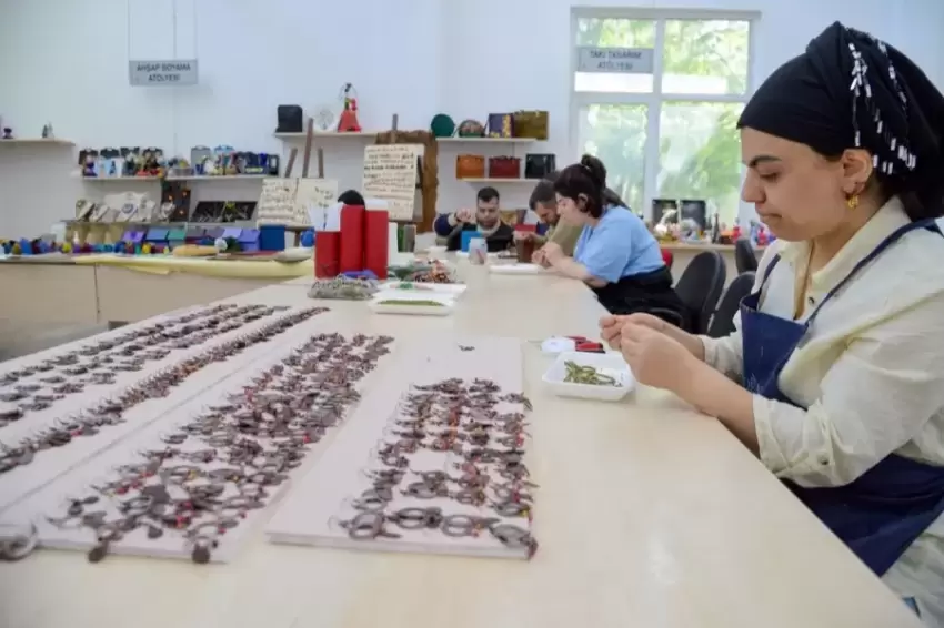 Diyarbakırlı engelliler atölyelerde meslek öğreniyor