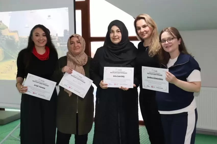 Kocaeli İZGİMde anne adaylarının sertifika sevinci