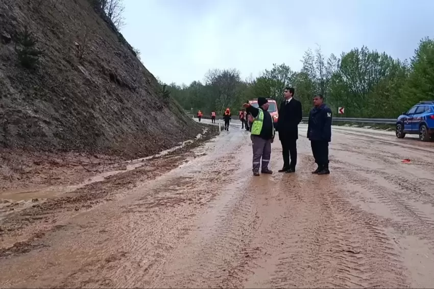Bilecik Gümüşderedeki heyelan bölgesine yakın mercek