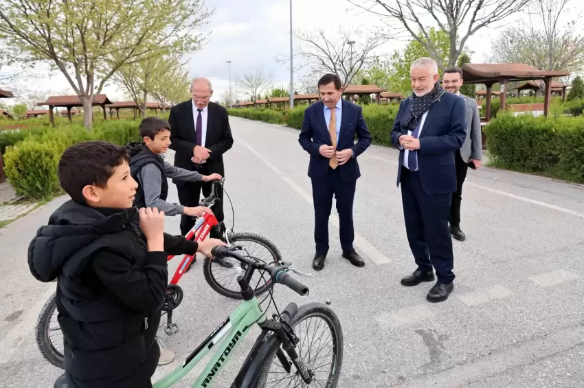 Isparta heyeti Karatayda yatırımları inceledi