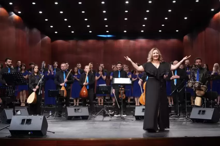 Eskişehirde Gençlik Korosundan türkülere yolculuk
