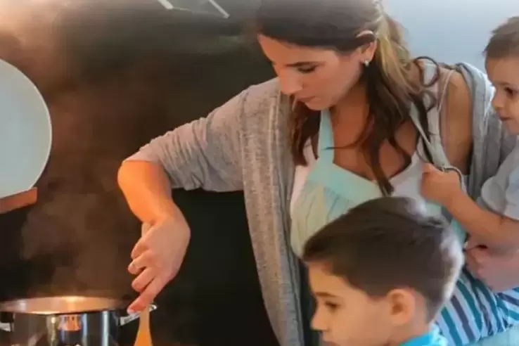 Bakım yükü kadının omzunda Her 10 kadından 4ü işgücü mücadelesinde
