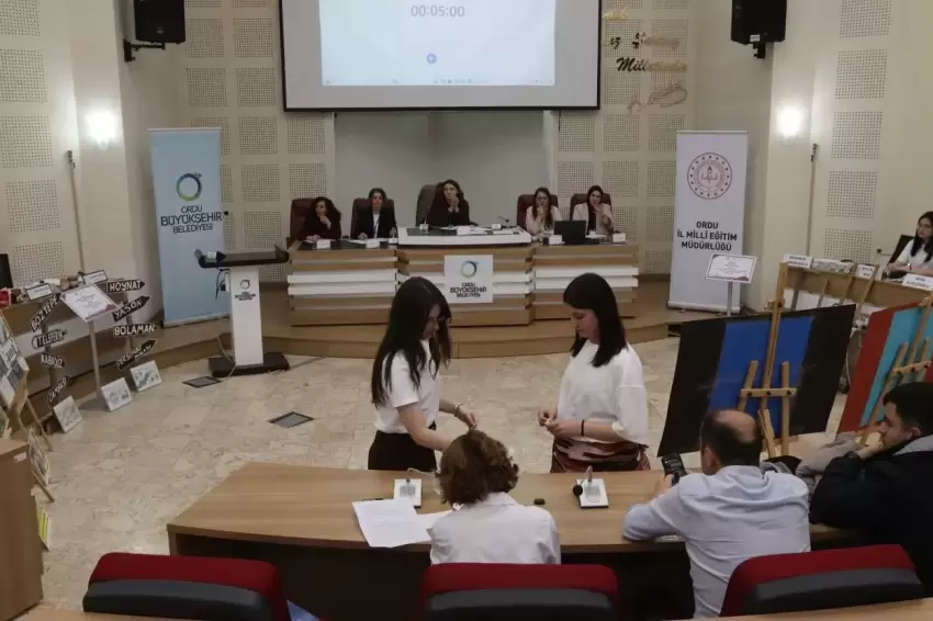 Orduda liseler arası münazara yarışmasında finalistler belli oldu