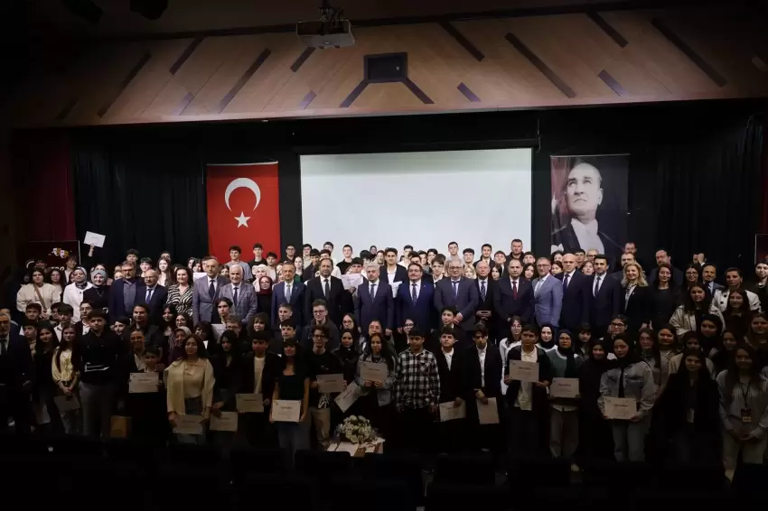 Sakaryada liselilerin sanat dolu festivali ödül töreni ile taçlandı