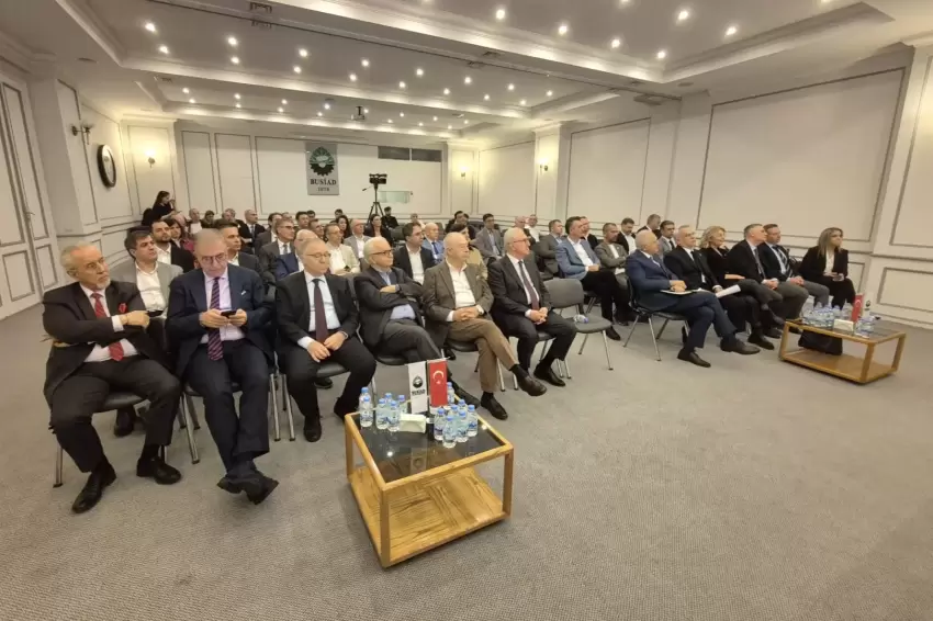 BUSİADda Ekonomi Değerlendirmesi: Riskler ve fırsatlar bir arada