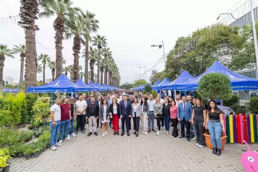 İzmir Balkon-Bahçe Bitkileri Festivali başladı