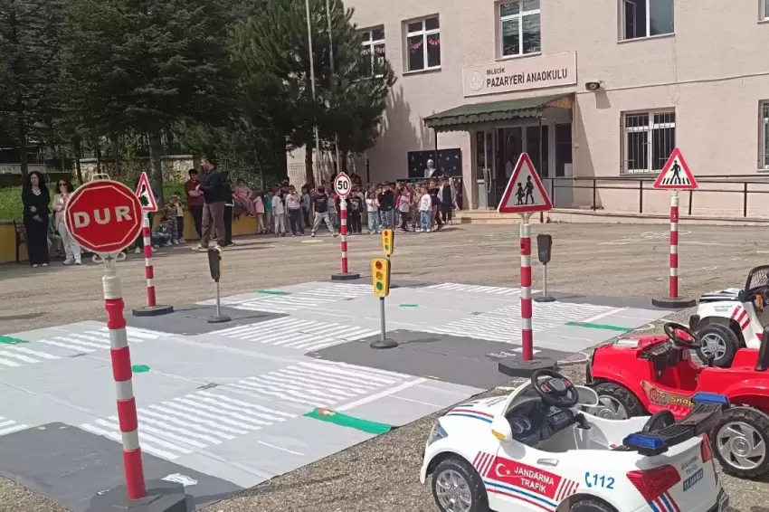 Bilecik Pazaryerinde trafik bilinci küçük yaşta başladı