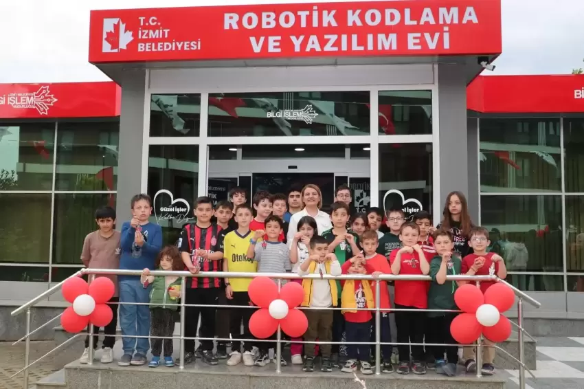 İzmitte Robotik Kodlama ve Yazılım Evi açıldı