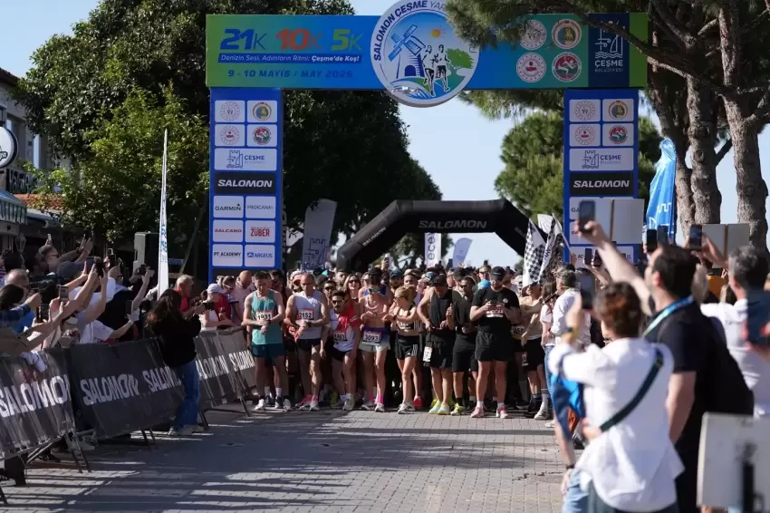 Çeşmede rekor katılım... 43 ülkeden 3 bin 450 sporcu rüzgar eşliğinde koştu