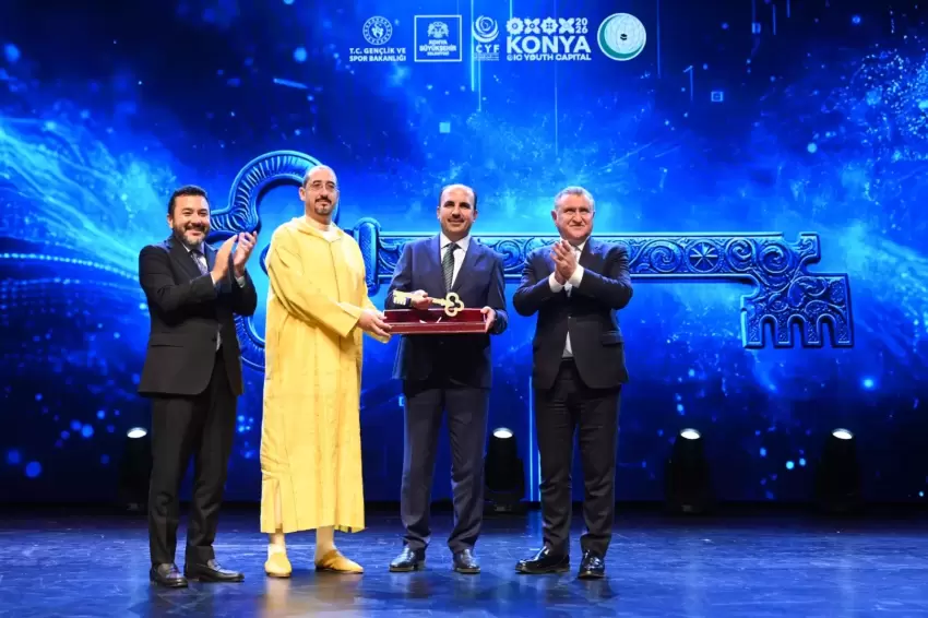 Gençlik Başkenti anahtarı Konyaya devredildi