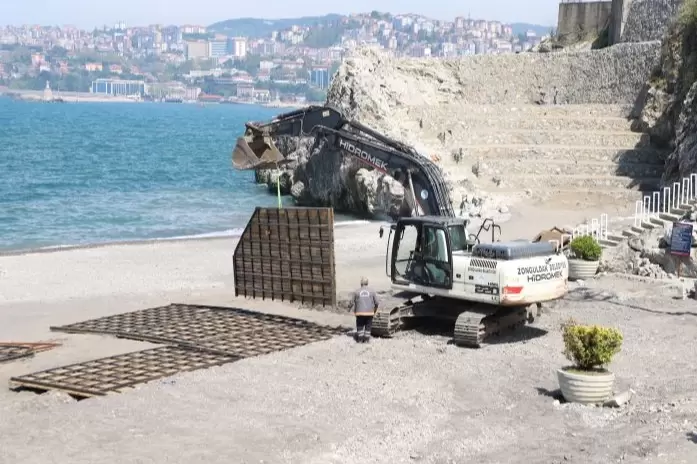 Zonguldakta Kızlar Plajı yaz sezonuna hazırlanıyor