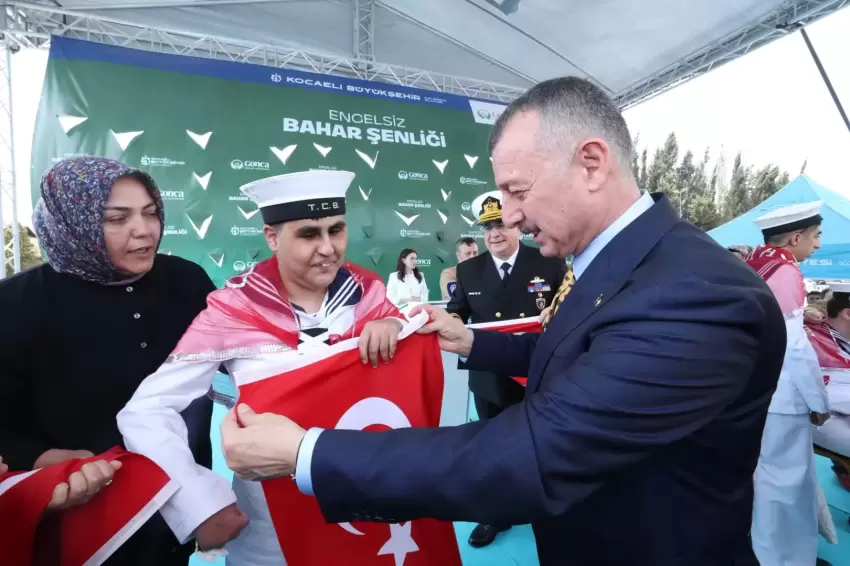 Kocaelide vatan aşkıyla, çakı gibi asker oldular