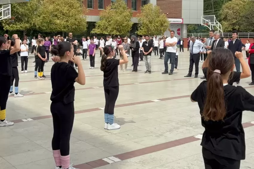 Bursada öğrenciler sağlıklı yaşam için hareket etti