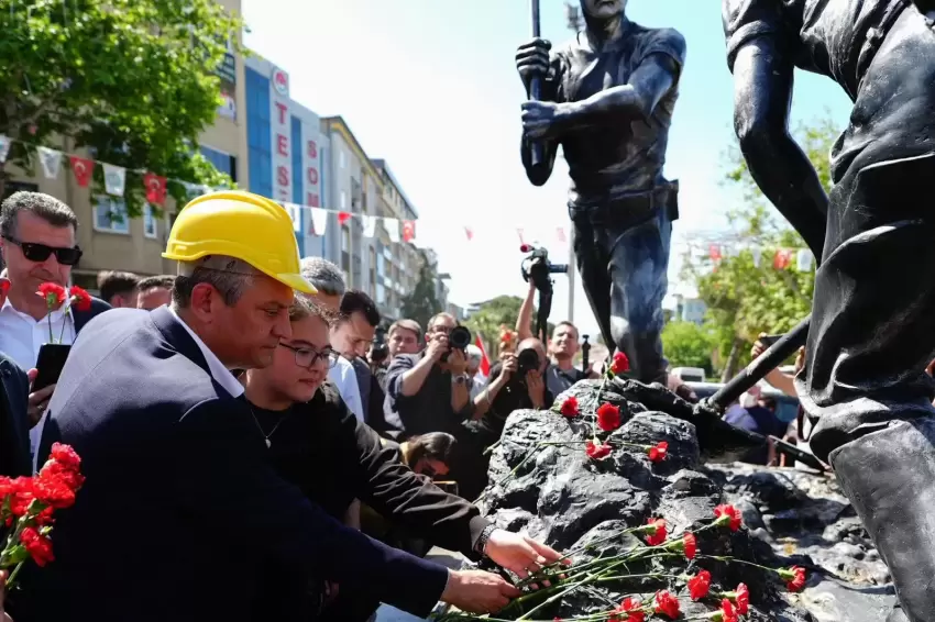Manisa Somada 301 madenci karanfillerle anıldı