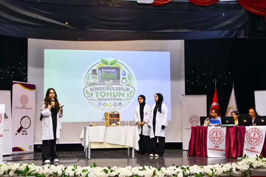 İzmirde genç girişimciler Fikir Kampında ödüllendirildi