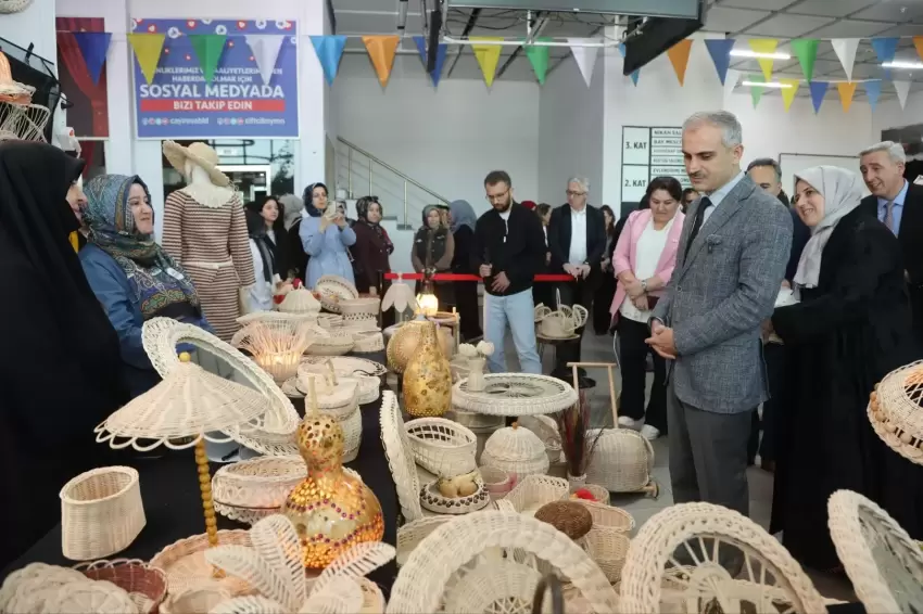Çayırovada el sanatları görücüye çıktı