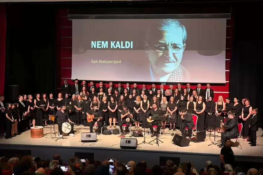 Kocaeli Gebzede Türk Halk Müziği konserine yoğun ilgi
