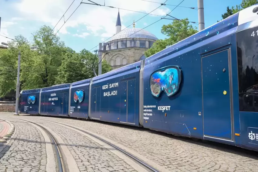 Kocaelide tramvaylar su altı dünyasına dönüştü