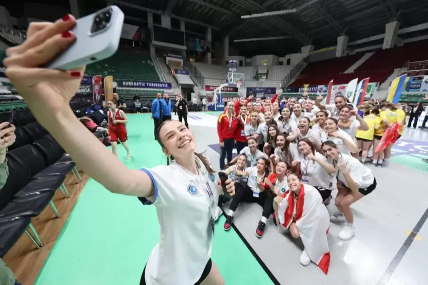 Bursada spor şenliklerinde kardeşlik rüzgarı esti