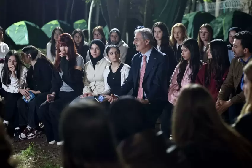 Sakaryada Başkan Alemdar gençlerle Gençlik Kampında buluştu