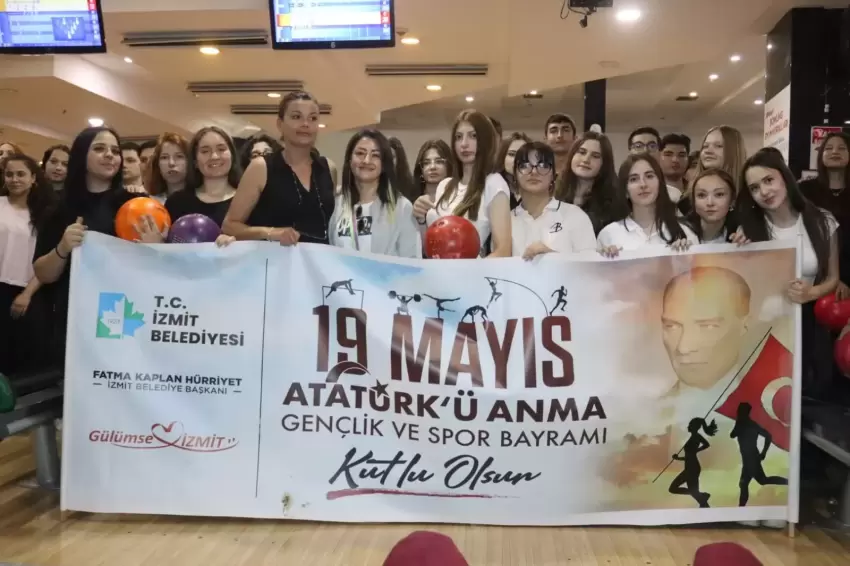 İzmitli gençler bowlingte buluştu