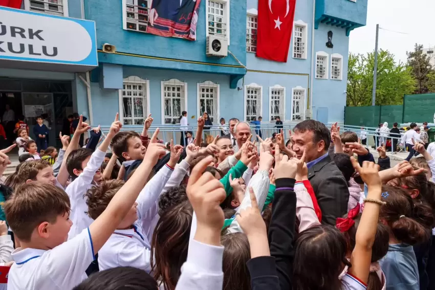 Bilecikte Vali Sözerden çocuklara anlamlı ziyaret