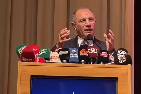 AK Parti Bursa bayramlaşmasında birliktelik mesajı... Efkan Aladan tecrübe vurgusu