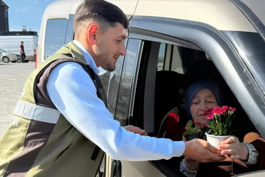 Kocaelide mezarlıklarda bayrama yakışan hizmet