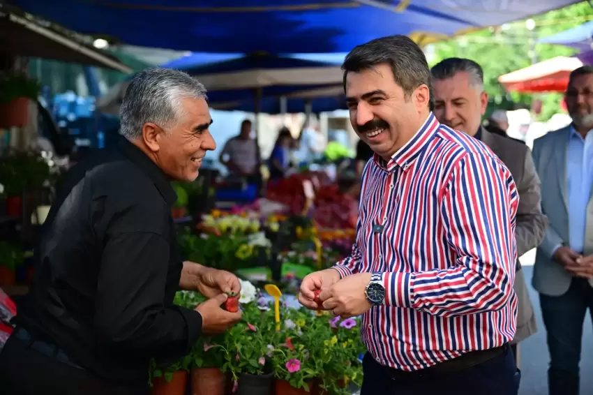 Bursa Yıldırımda Başkan Yılmaz pazarda bayramlaştı